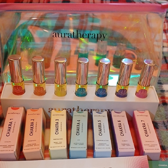 NEW Auratherapy Chakra Boosting Body Oil Gift Set - Picture 2 of 5